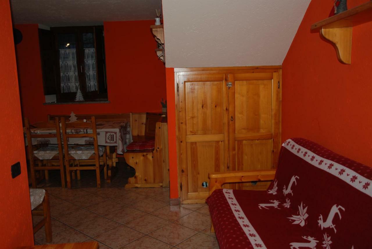 Casa Vacanza In Centro A La Salle Dış mekan fotoğraf